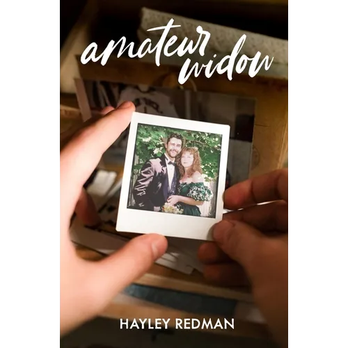 Amateur Widow - Paperback