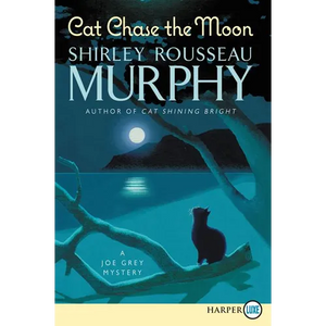 Cat Chase the Moon: A Joe Grey Mystery - Paperback